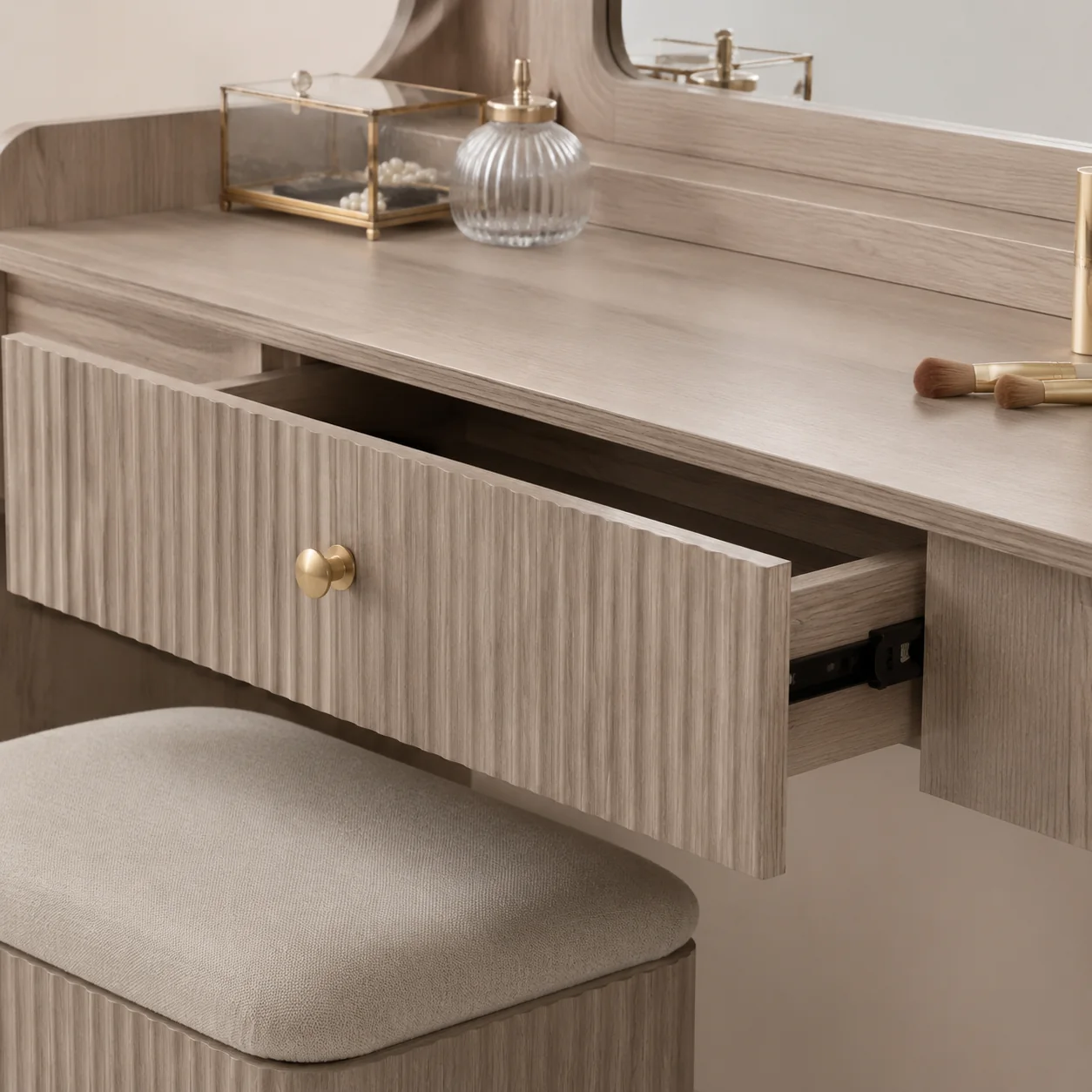 Bedroom Vanity Desk Set - Image 2
